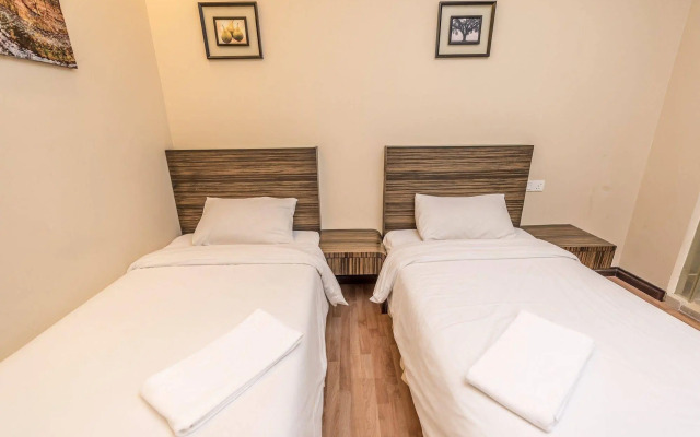 Little Gaya Hotel