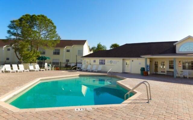 Lb019 3 Bedroom Condo by Redawning