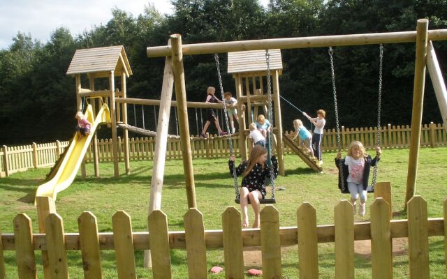 Riverside Caravan & Camping Park