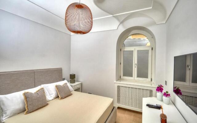 Roberhouse Tragara 37