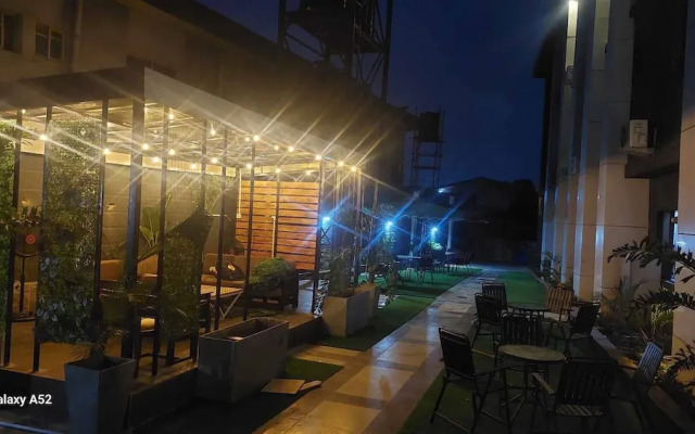 Hotel Padelia and Apartment