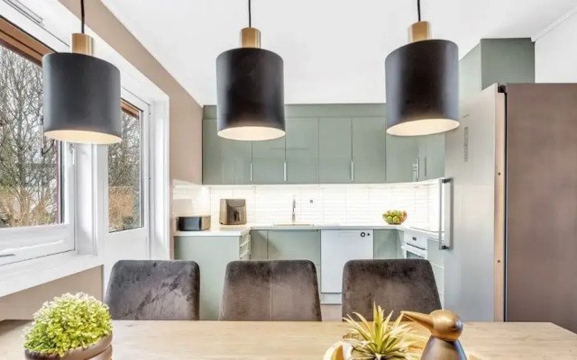 Arctic Apartment Modern 3-bed House in Tromso