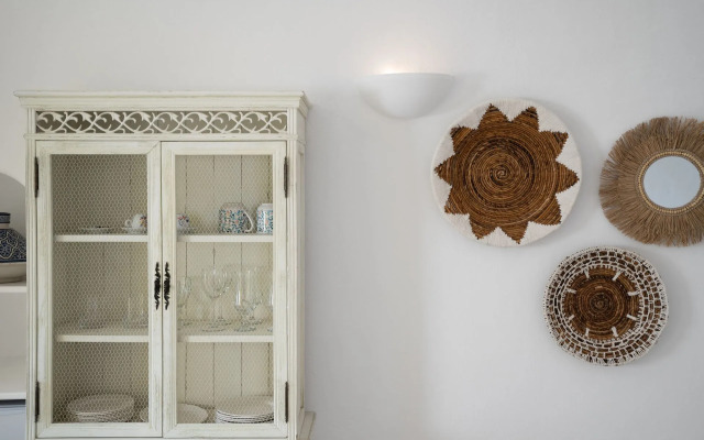 Valsamo Suites