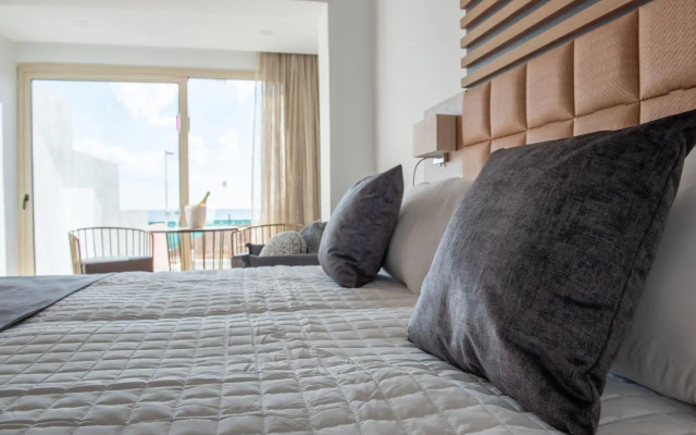 Piere Anne Beach Hotel