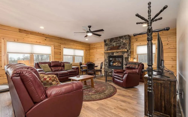 John's Place by Taylor Made Deep Creek