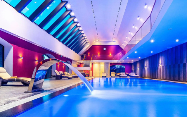 Uroczysko Siedmiu Stawów Luxury Hotel