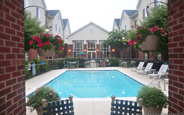 Homewood Suites by Hilton Charlotte Airport