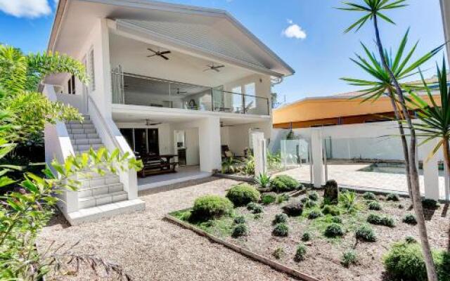 Luxury Executive Residence On Beachfront