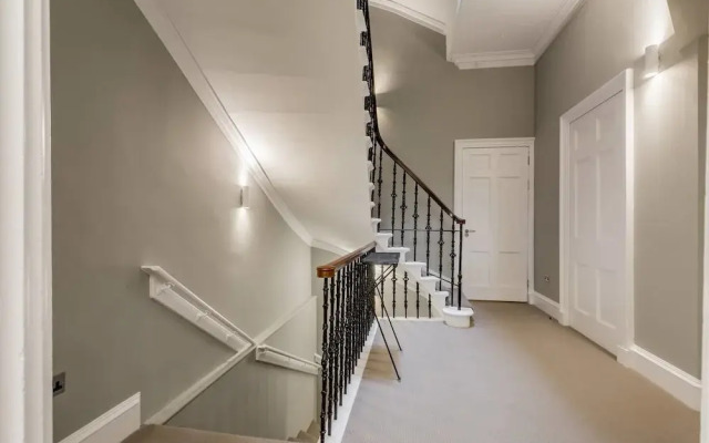 Torphichen Street 5 Star Luxury Apartment