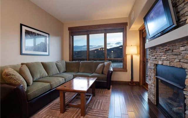 Trailhead Lodge 4106