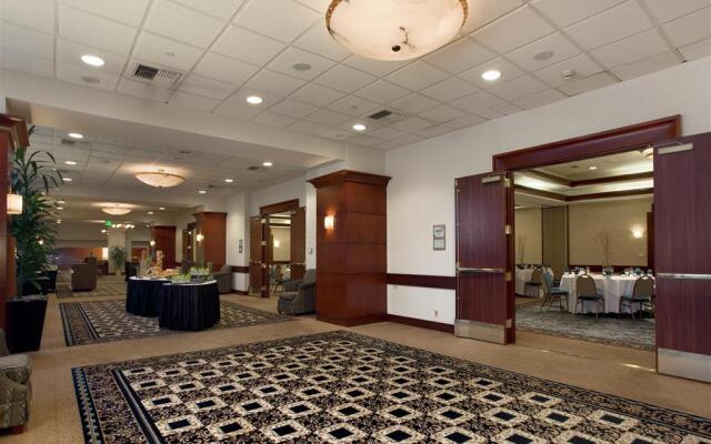 Hilton Woodland Hills / Los Angeles