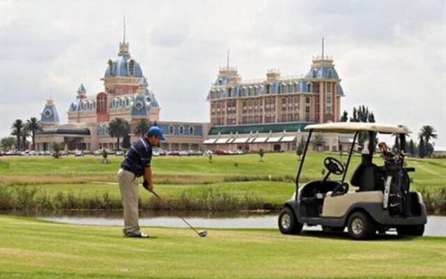 Graceland Hotel & Casino Country Club