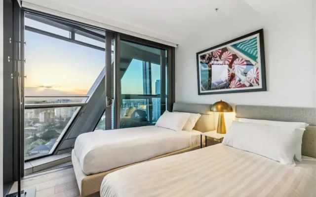 Jewel Luxury Beachside 2-bed With Water View