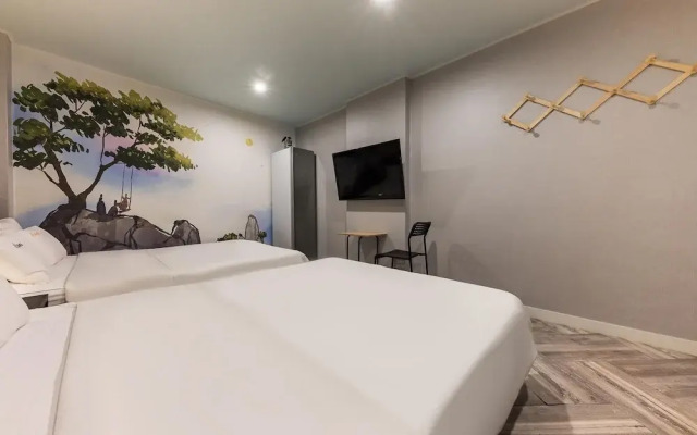 Changwon Jinhae Hotel Lrui