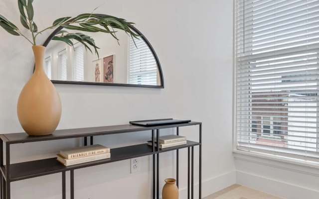 The Continental, powered by Placemakr - Downtown - Market Square