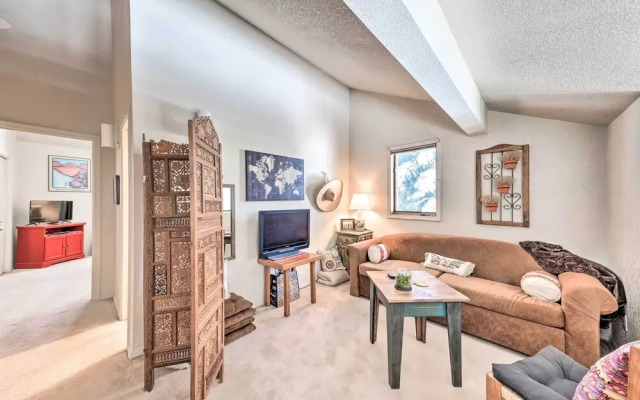 Bright Cloudcroft Condo w/ Game Room + Deck!