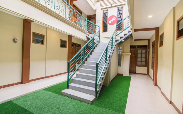 Super OYO 890 Dewi Fortuna Guest House