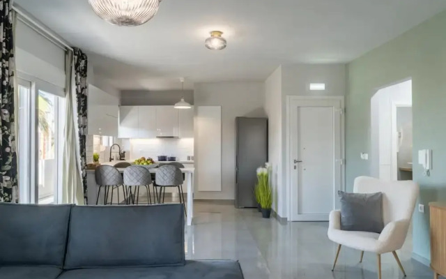 Nisimos Modern Apartment