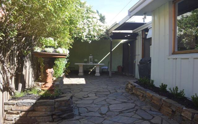 Westbury Cottage B & B