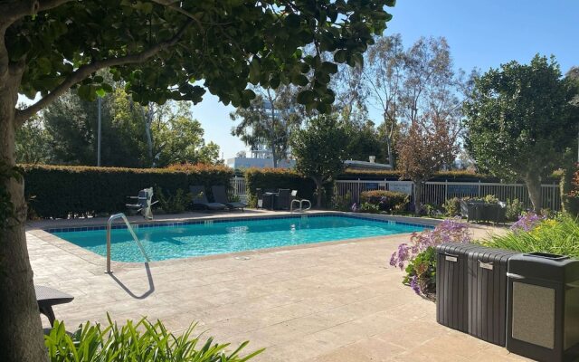 Surestay Hotel by Best Western Ontario Airport