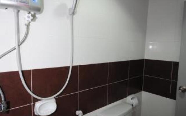 Phoonsab Hostel