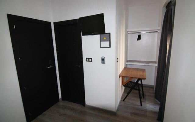 Hostal MH Fuencarral