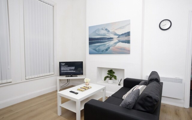 Kirkstall Serviced Apartments Leeds