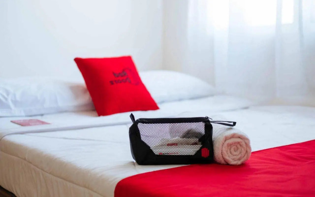 Pretty Girl Hostel by Reddoors