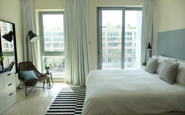 Spotlight - Ease by Emaar - Studio