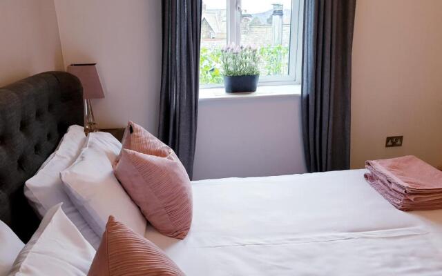 Central Windermere Luxury two bed Apartment Dog Friendly