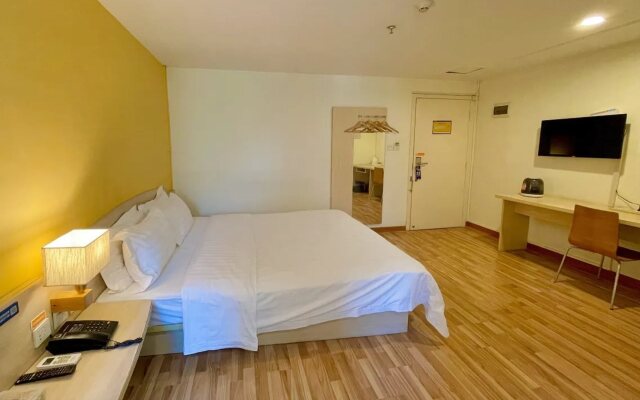 7 Days Inn (Guangzhou Shiqiao Metro Station Yifa Pedestrian Street)
