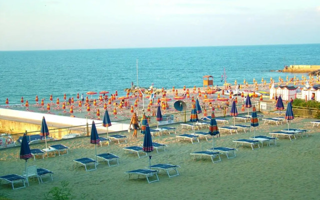 Hotel Capo Est
