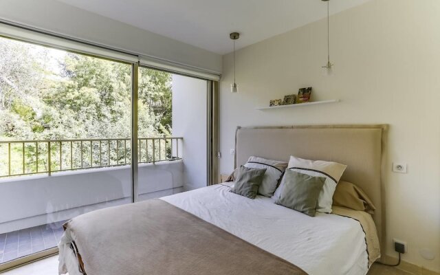 Apartment in Cannes w sea View, Nice Pool & Tennis