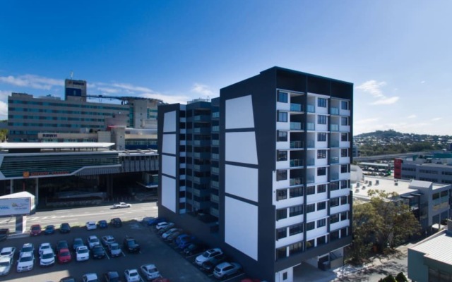 2 BD 2 Bath Seconds From Rna, Rbwh, Valley