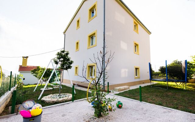 Apartment MARISKA - with swimming pool A1 Podstrana, Riviera Split