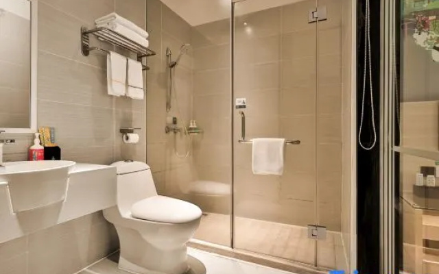 City Comfort Inn Hotel (Boluo Overseas Chinese School Tianhong Shopping Center) – Bathroom – Huizhou