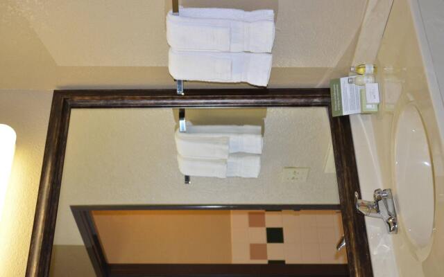 Boarders Inn & Suites by Cobblestone Hotels - Fayette