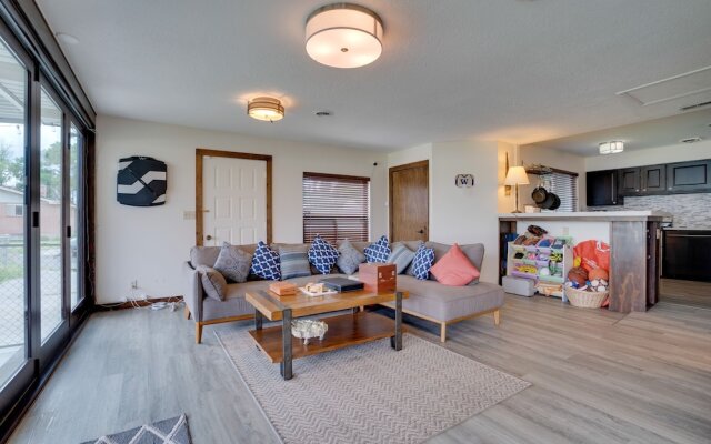 Lakefront Washington Home w/ Private Pool & Sauna