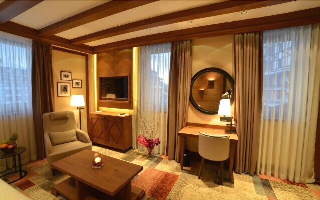 Отель Grey Family Hotel