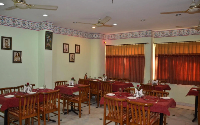 Hotel Sarang Palace