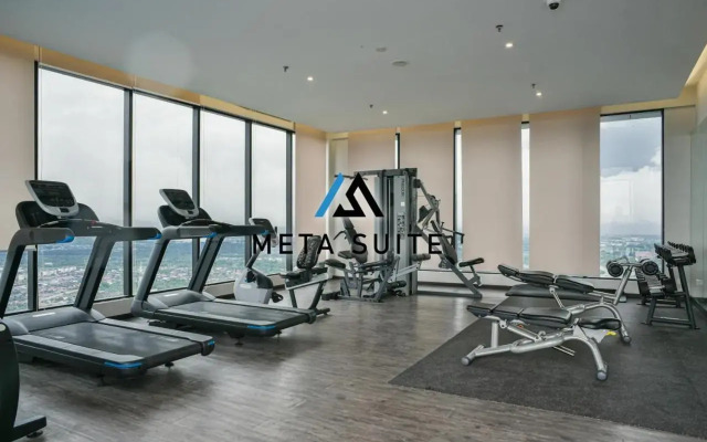 Sky pool 4 star hotel grade stay in i-City