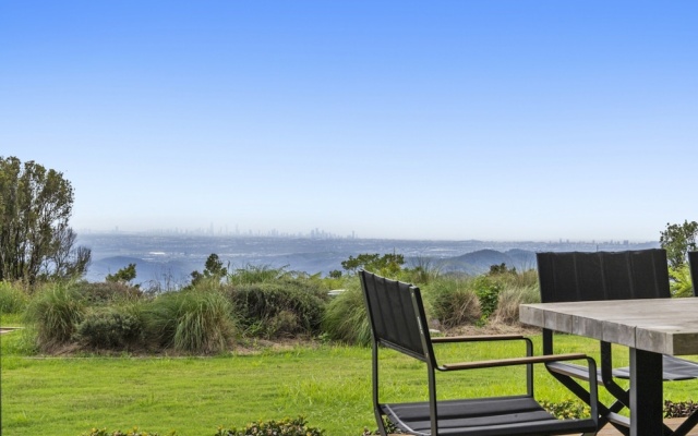 Scenic House With Private Yard & BBQ Area