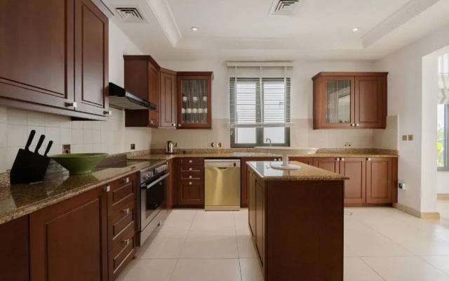 Maison Privee - Villa on Beach w Private Pool The Palm Jumeirah