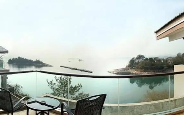 Warm Island Lake Resort Hangzhou