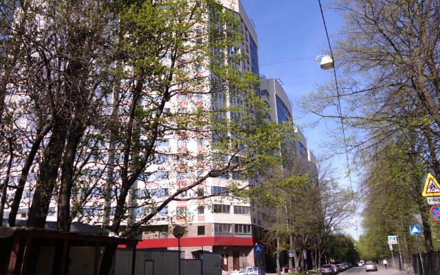 Apartments on Alexandra Matrosova street 20/2