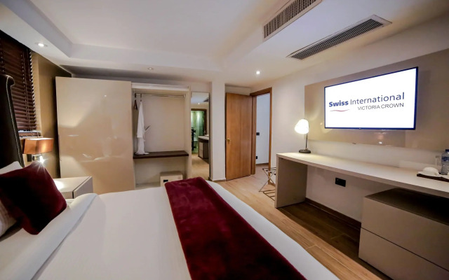 Victoria Crown Plaza Hotel