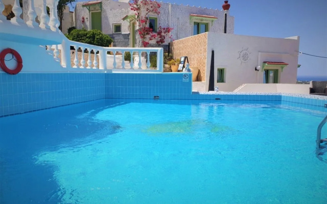 Room in Guest Room - Spacious Room in Creta for 3 People, With Ac, Swimming Pool and Nature