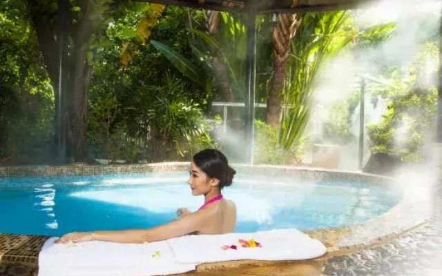 Xinyinzhan Hot Spring Holiday Resort