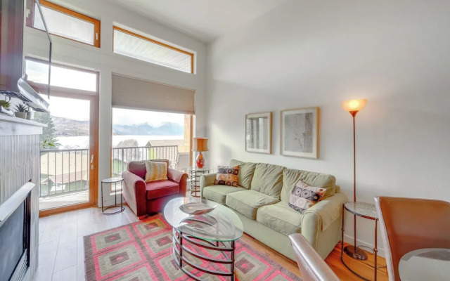 Walk to Lake Chelan: Top-level Waterfront Condo