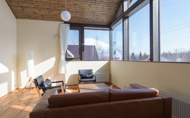 Tahoe Lodge by H2 Life